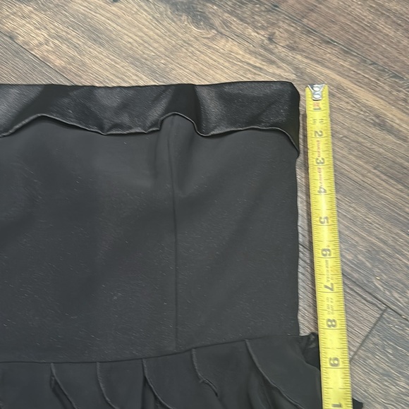 White House Black Market Ruffle Strapless Dress Size 8 - Picture 3 of 7